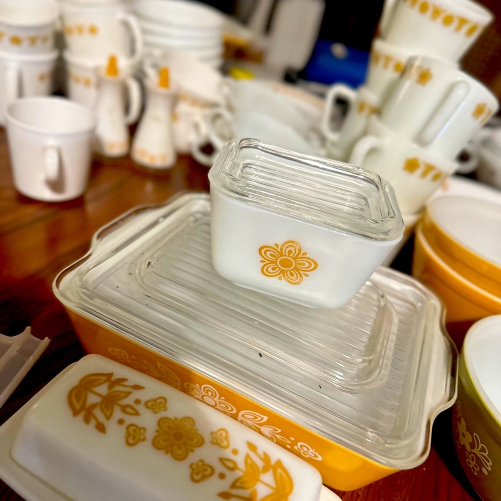 Vintage whole complete set of Pyrex and Corning dinnerware set